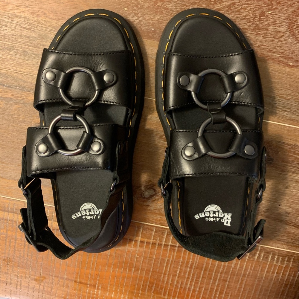 Dr Martens Sandles